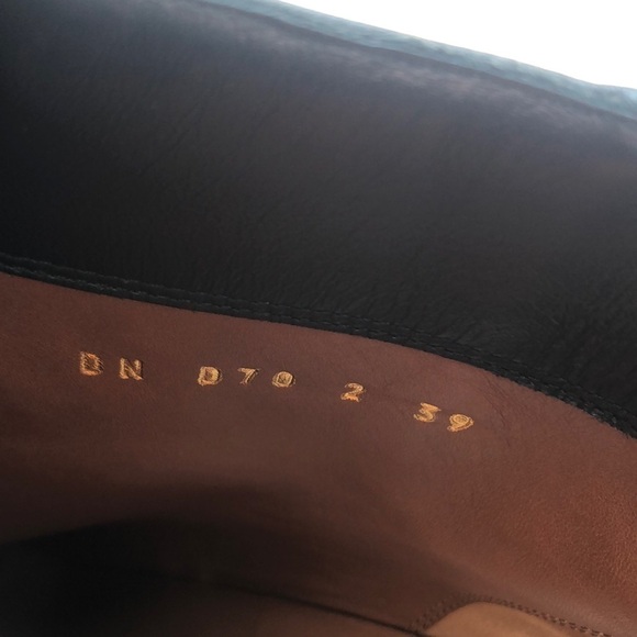 Valentino Garavani Rockstud Leather Heeled Ankle Booties Blk EU 39/ US Size 9 - Picture 4 of 16